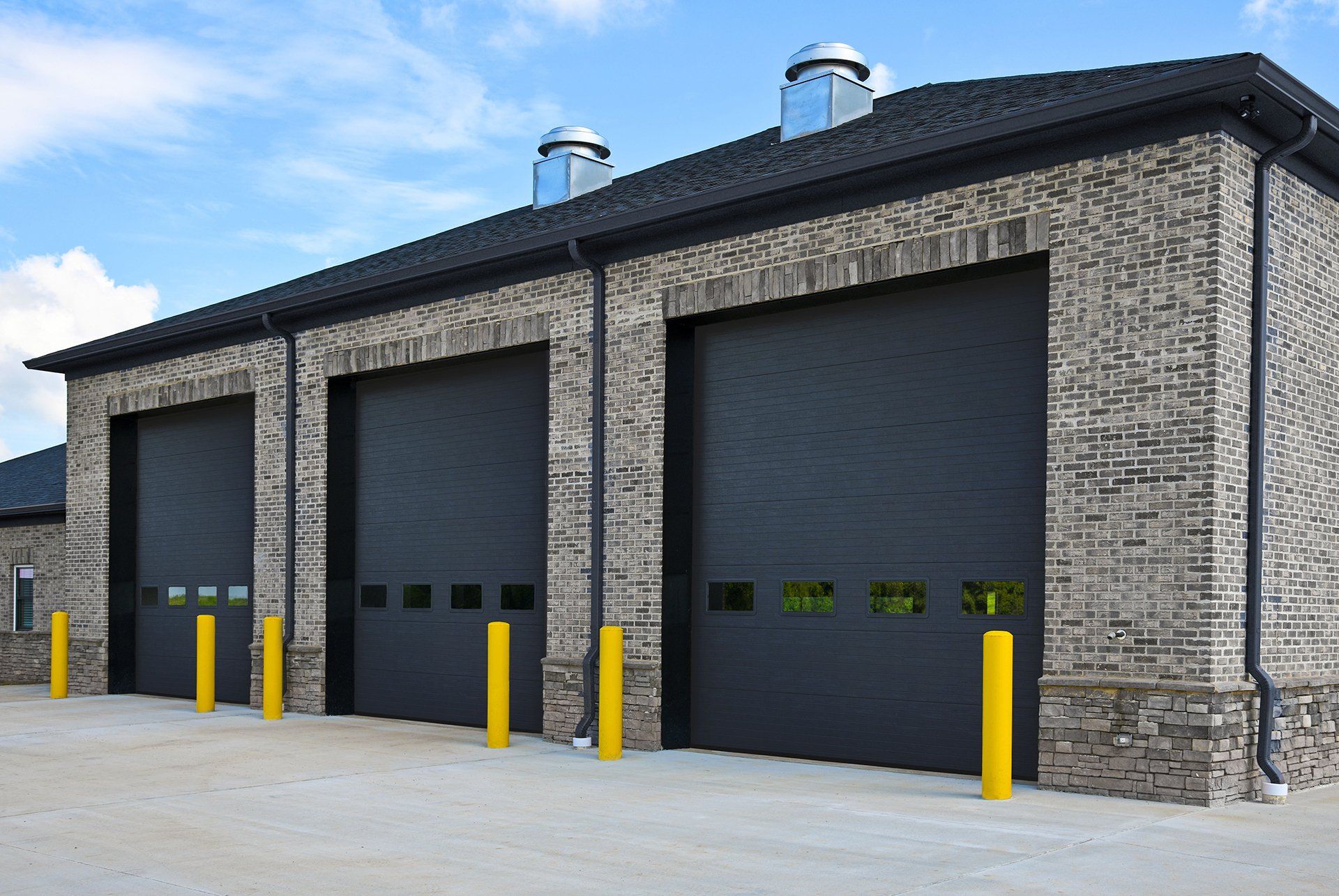 Haas Door Announces New Carbon Black Option in Commercial 800 Series